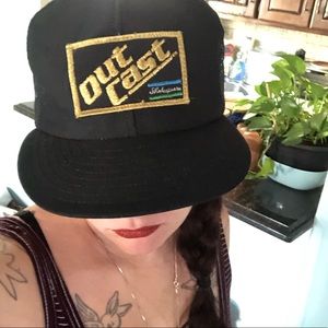 🐝3/$15 80’s trucker’s hat.